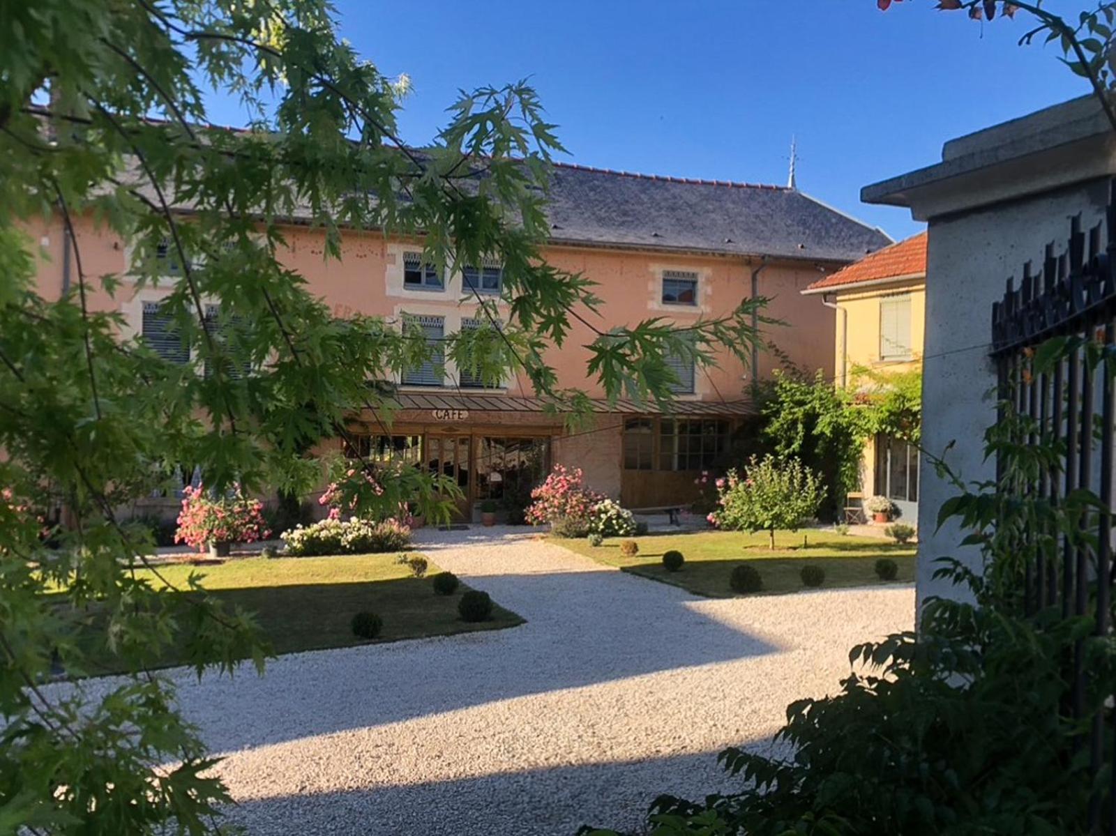 Domaine Hotel De France Cunfin Exterior foto